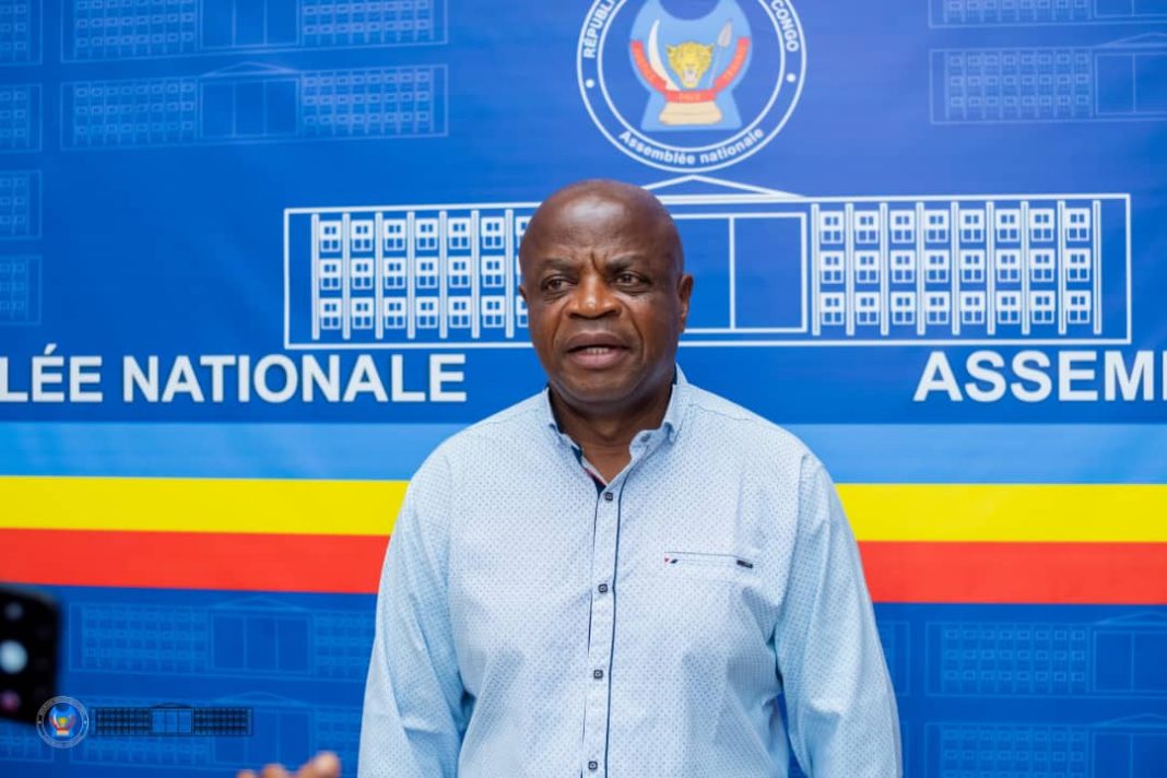Présent à Kinshasa, à l'Assemblée nationale, le député Nyamangyoku Ishibwela Obedi, élu de Fizi, dans la province du Sud-Kivu